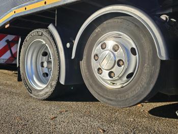 R410 6x2 / RETARDER + NOOTEBOOM DIEPLADER